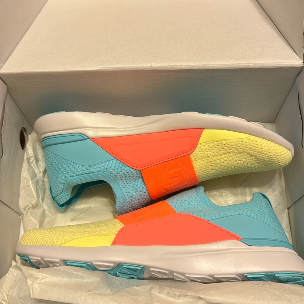APL Women’s Techloom Bliss Bahama Blue/Laser Red/Citrus Size 7.5 NWT